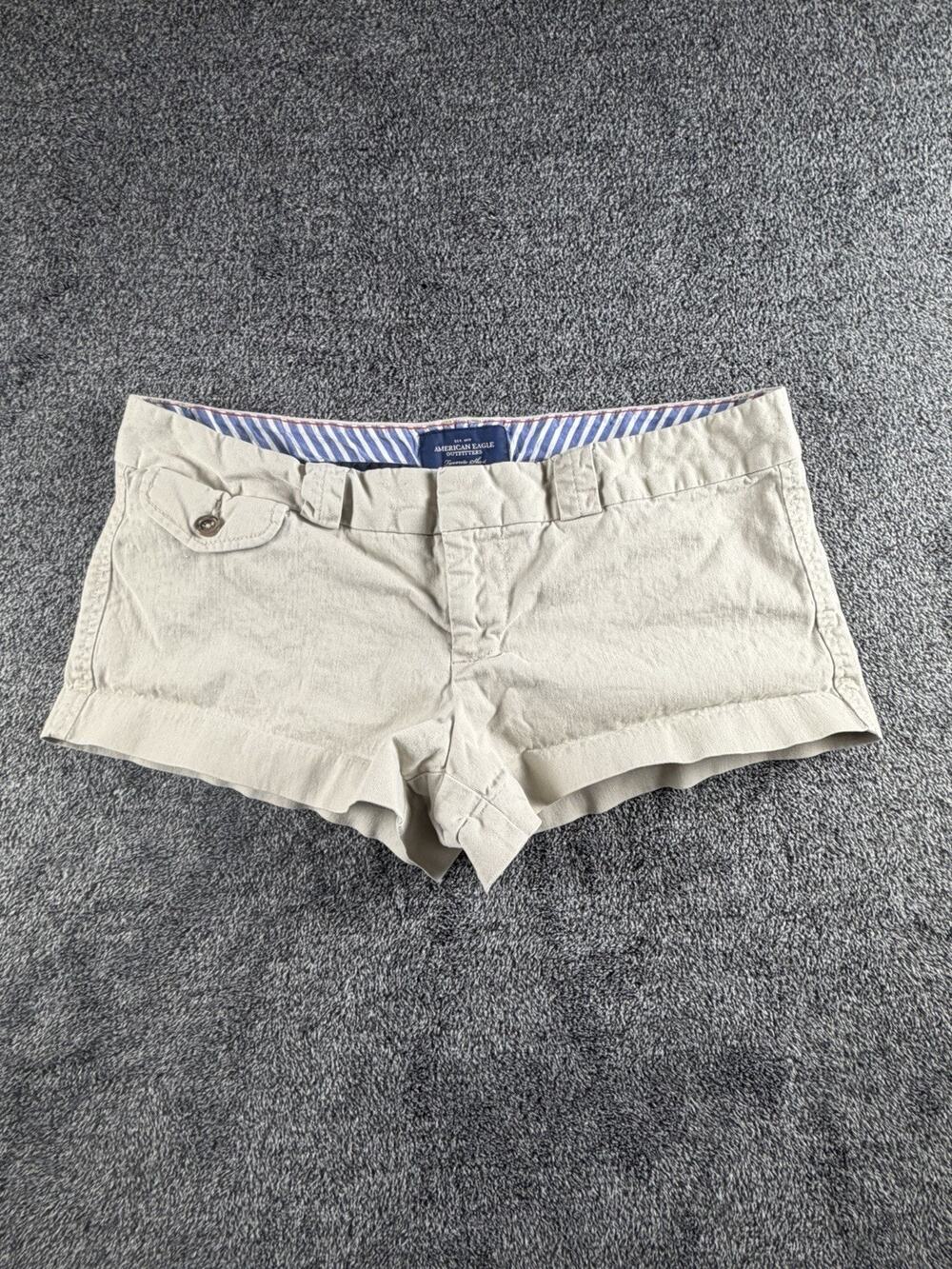 Y2K American Eagle Favorite Fit Khaki Cuffed Shorts Low Rise Women’s Size 8 - Picture 1 of 4